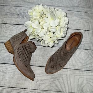 Jeffrey Campbell Taggart Western Cut-Out Ankle Booties Pointed Toe Pull-On Suede